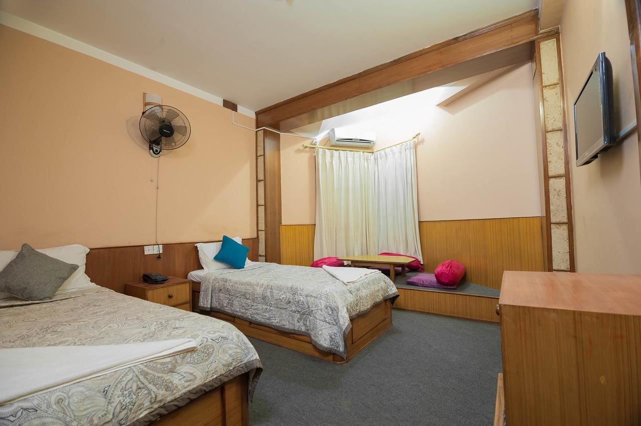 Hotel Candle Inn Pokhara Eksteriør billede